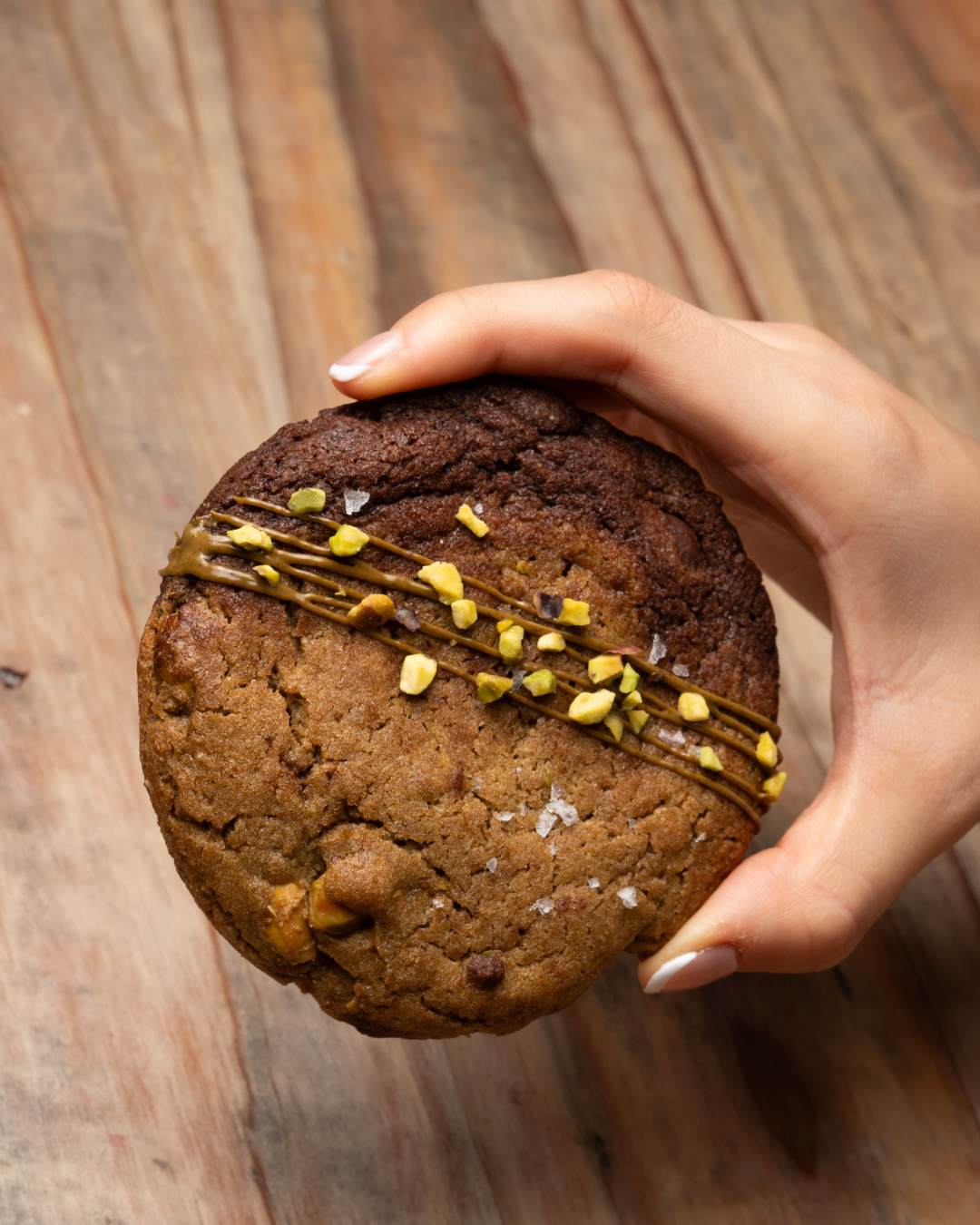 Salted pistachio & chocolate cookie